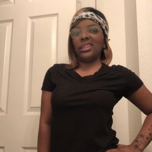 Meet your Posher, Akeba